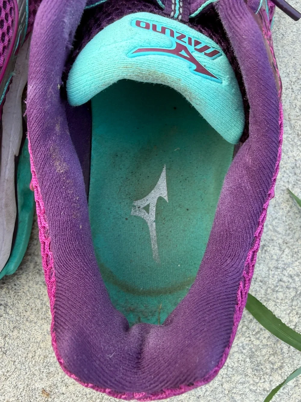 Mizuno Womens 8 Wave Enigma 5 Purple Teal Low Top Fabric Running Shoes